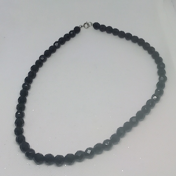 1940 Jet Black Beaded Necklace - Picture 1 of 3